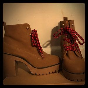 Forever 21 brown chunky heel boot